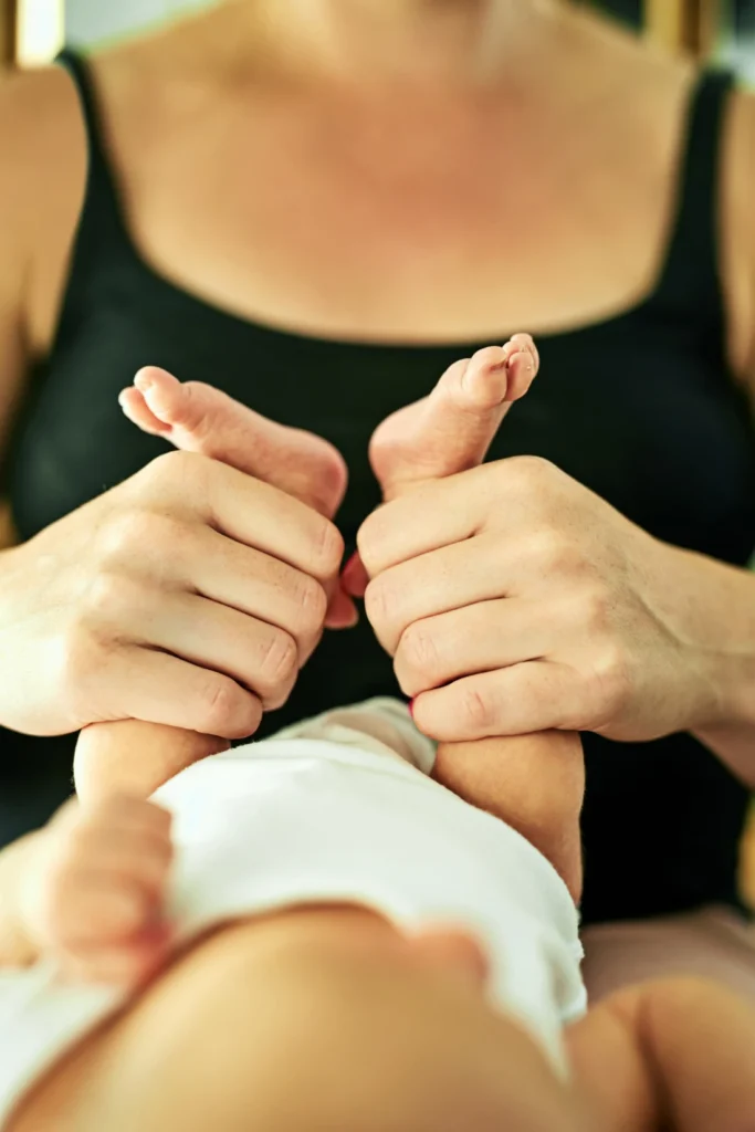 Gespecialiseerde kinderfysiotherapeut in Echt helpt bij het stimuleren van beweging.